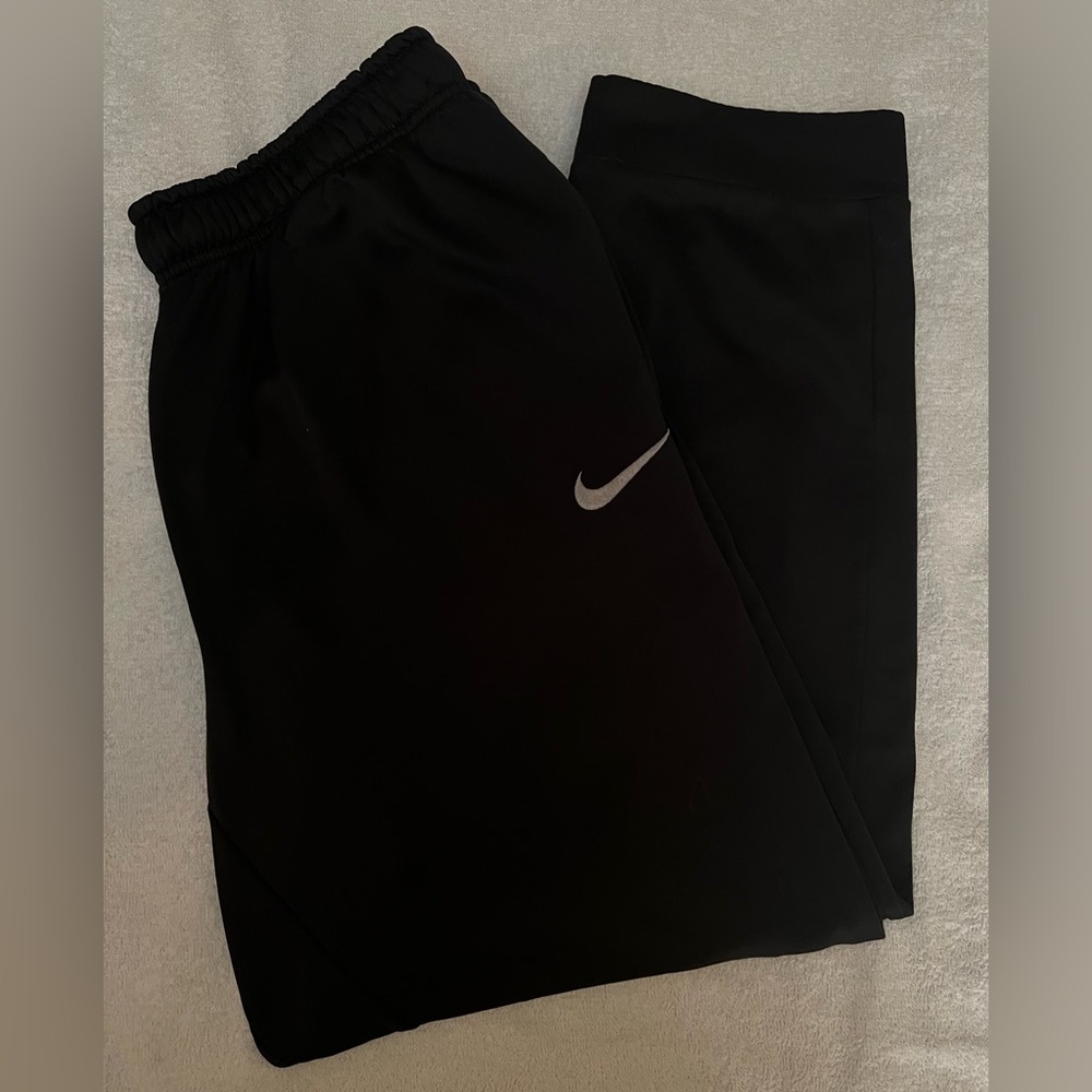 Men’s Nike Black XXL Black Joggers & Free Gray And 1 XXL T-Shirt-New with Tags